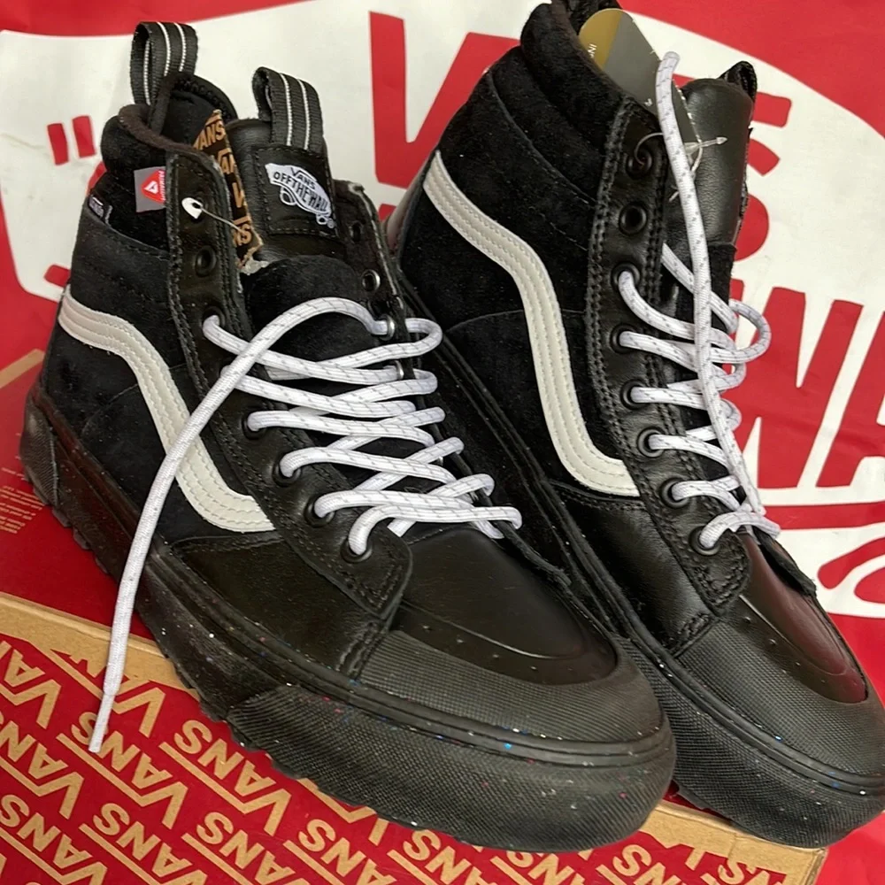 Vans WMNS Sk8-HI Mte-2
Glitter Black Glitter
VNOA5HZZUNM
Boots - sneakers - Picture 10 of 16